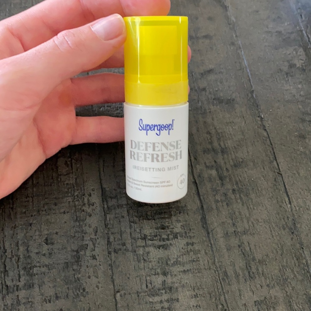 Supergoop Defense Refresh spray SPF 40